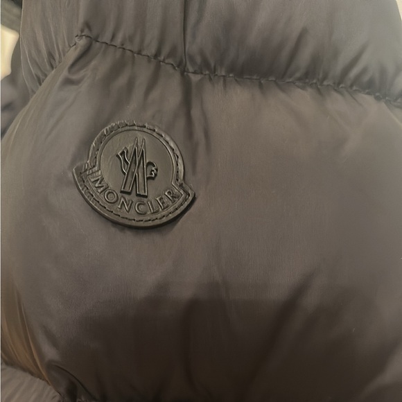 Authentic Mens Monclear Down Jacket - Picture 6 of 8